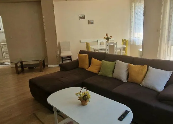 Aпартамент жужа Neszebar